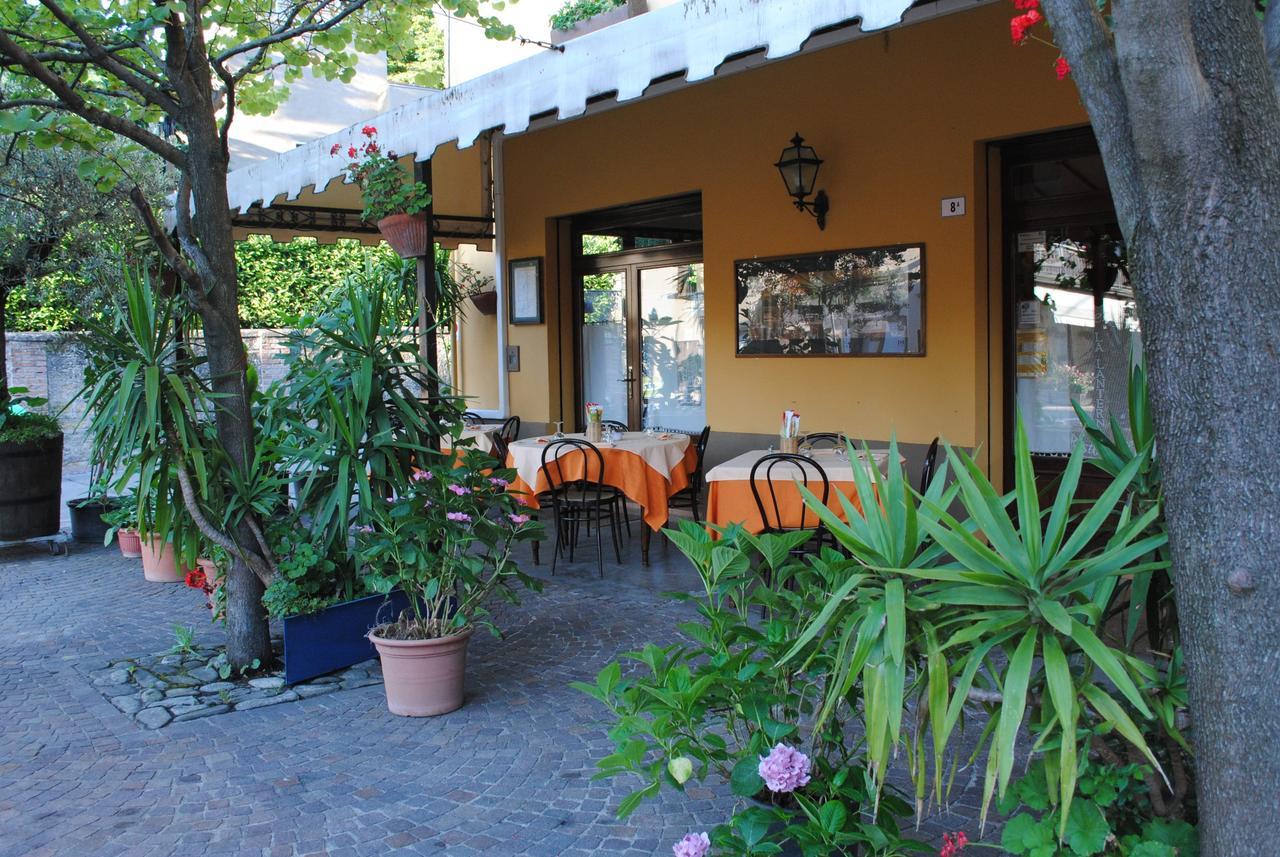 La Lanterna Di Guiglia Hotel Exterior photo